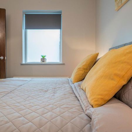 Pass The Keys Lovely 1Br Apt In No 1 Location With Top Amenities 벨파스트 외부 사진